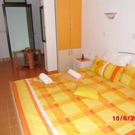 Karoski Apartments & Suites Ohrid Buitenkant foto