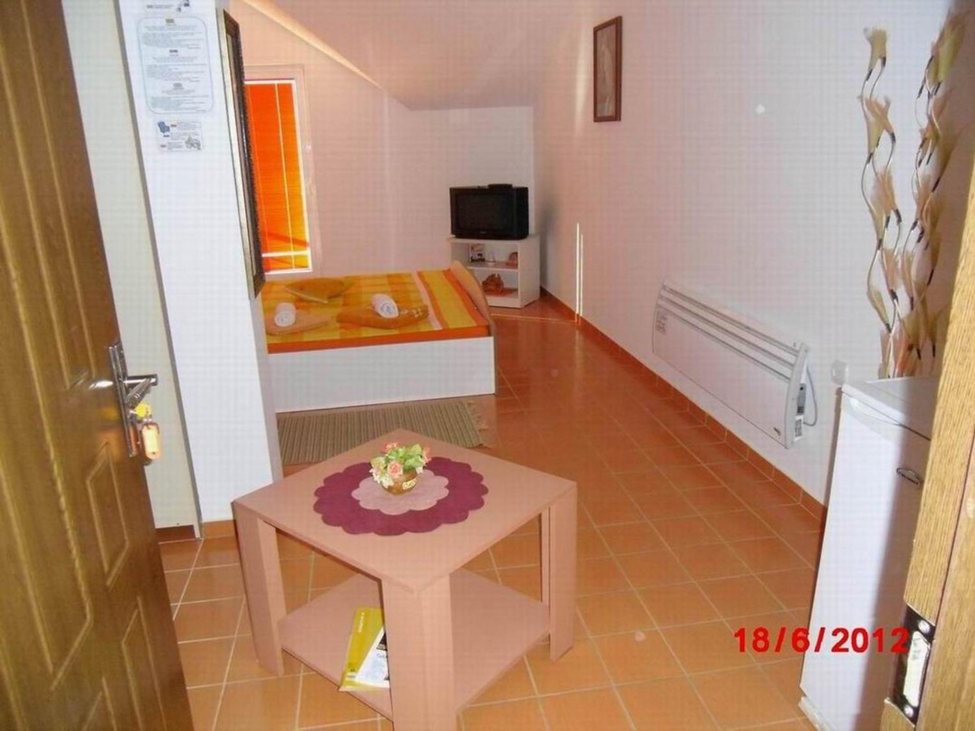Karoski Apartments & Suites Ohrid Buitenkant foto