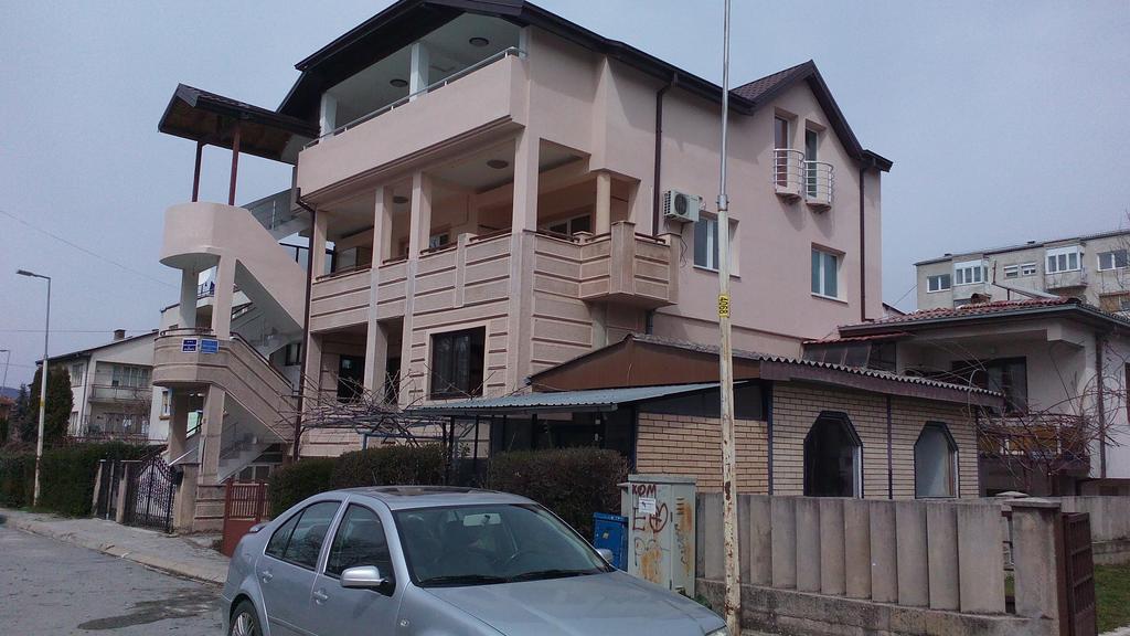 Karoski Apartments & Suites Ohrid Buitenkant foto