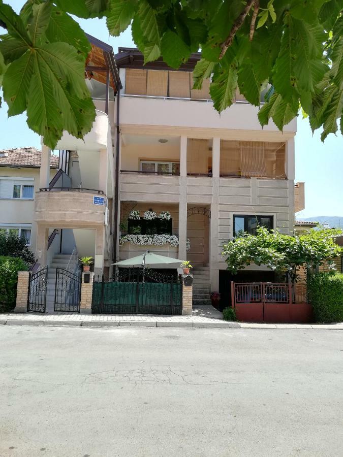Karoski Apartments & Suites Ohrid Buitenkant foto